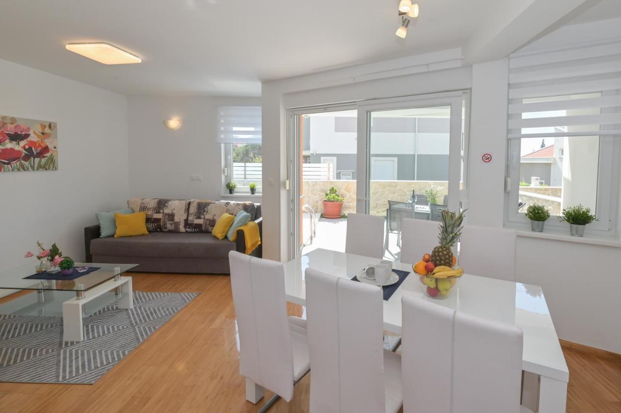 Apartment Funtastic With Private Pool โนวาลยา ภายนอก รูปภาพ