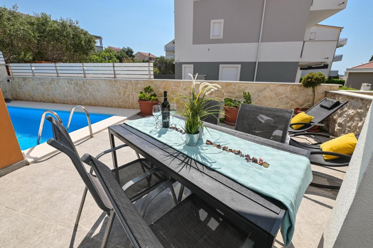 Apartment Funtastic With Private Pool โนวาลยา ภายนอก รูปภาพ