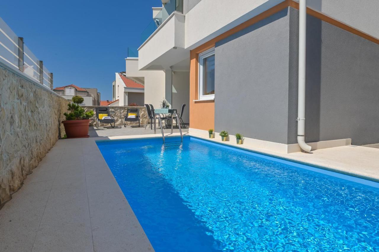 Apartment Funtastic With Private Pool โนวาลยา ภายนอก รูปภาพ