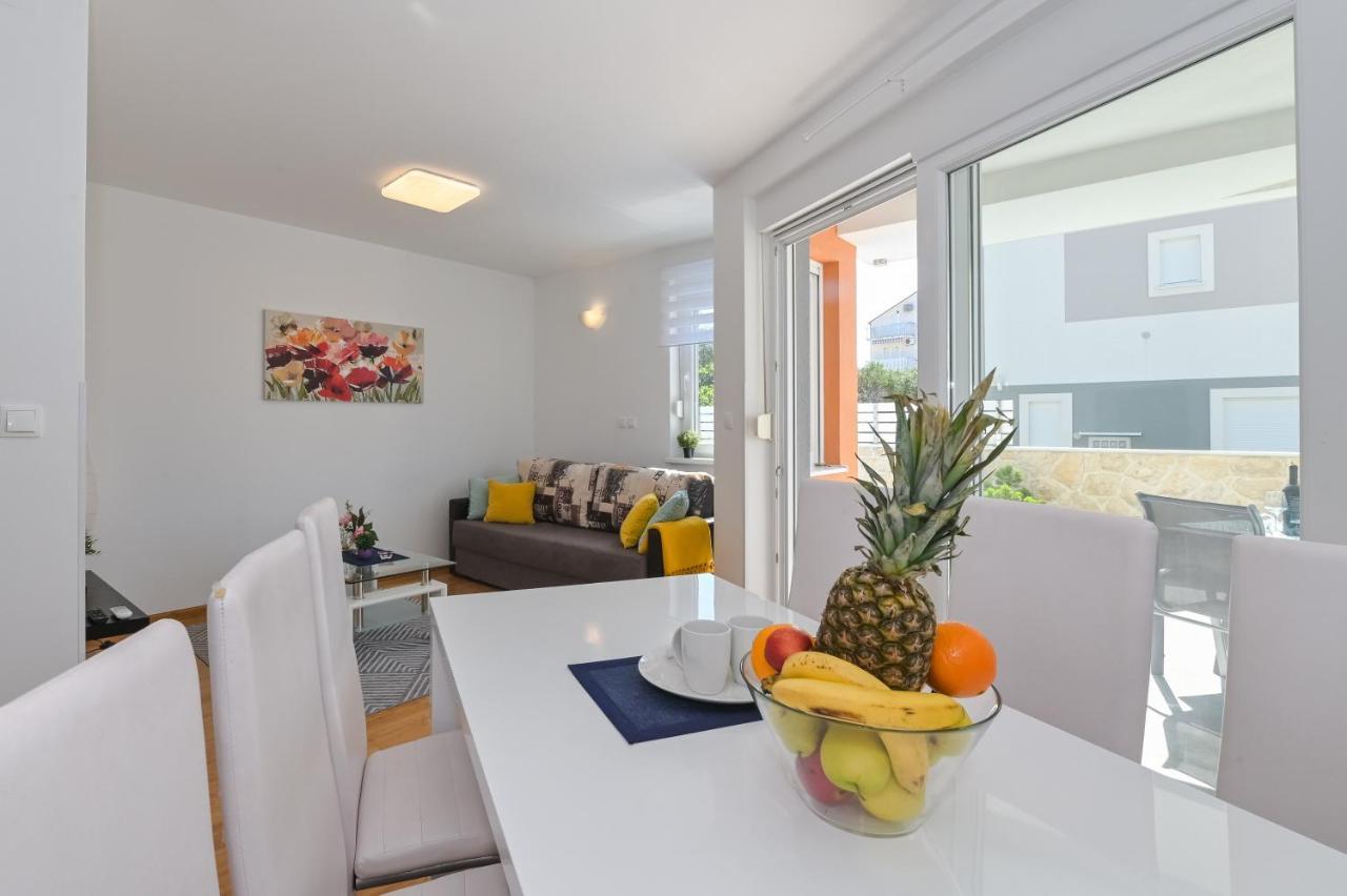 Apartment Funtastic With Private Pool โนวาลยา ภายนอก รูปภาพ