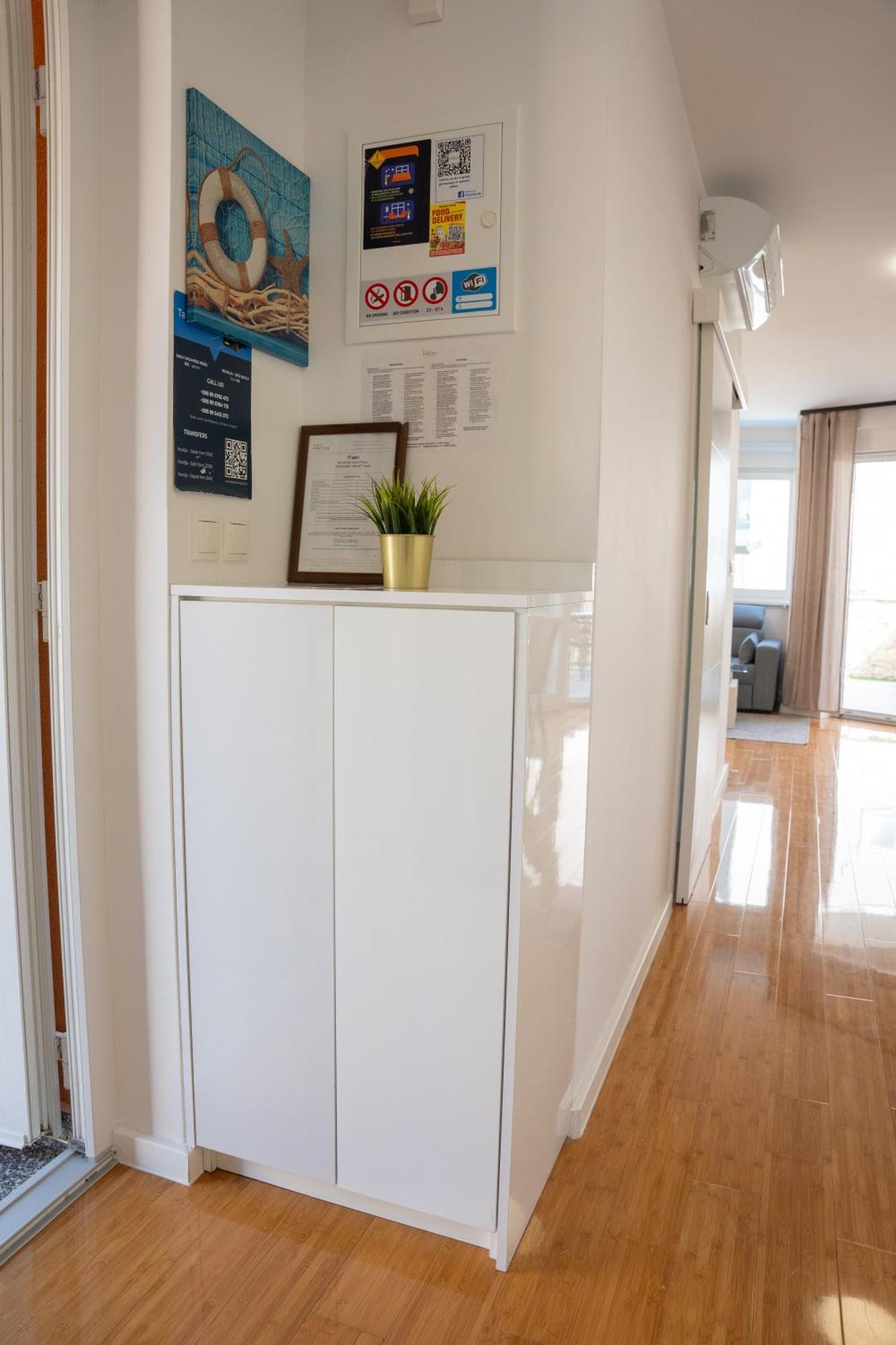 Apartment Funtastic With Private Pool โนวาลยา ภายนอก รูปภาพ