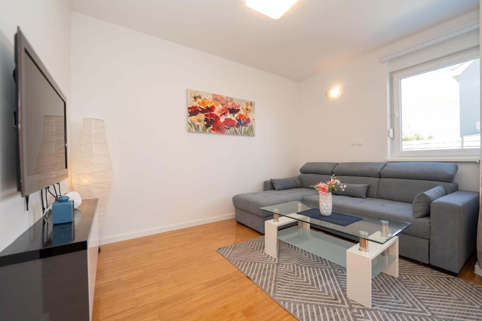 Apartment Funtastic With Private Pool โนวาลยา ภายนอก รูปภาพ
