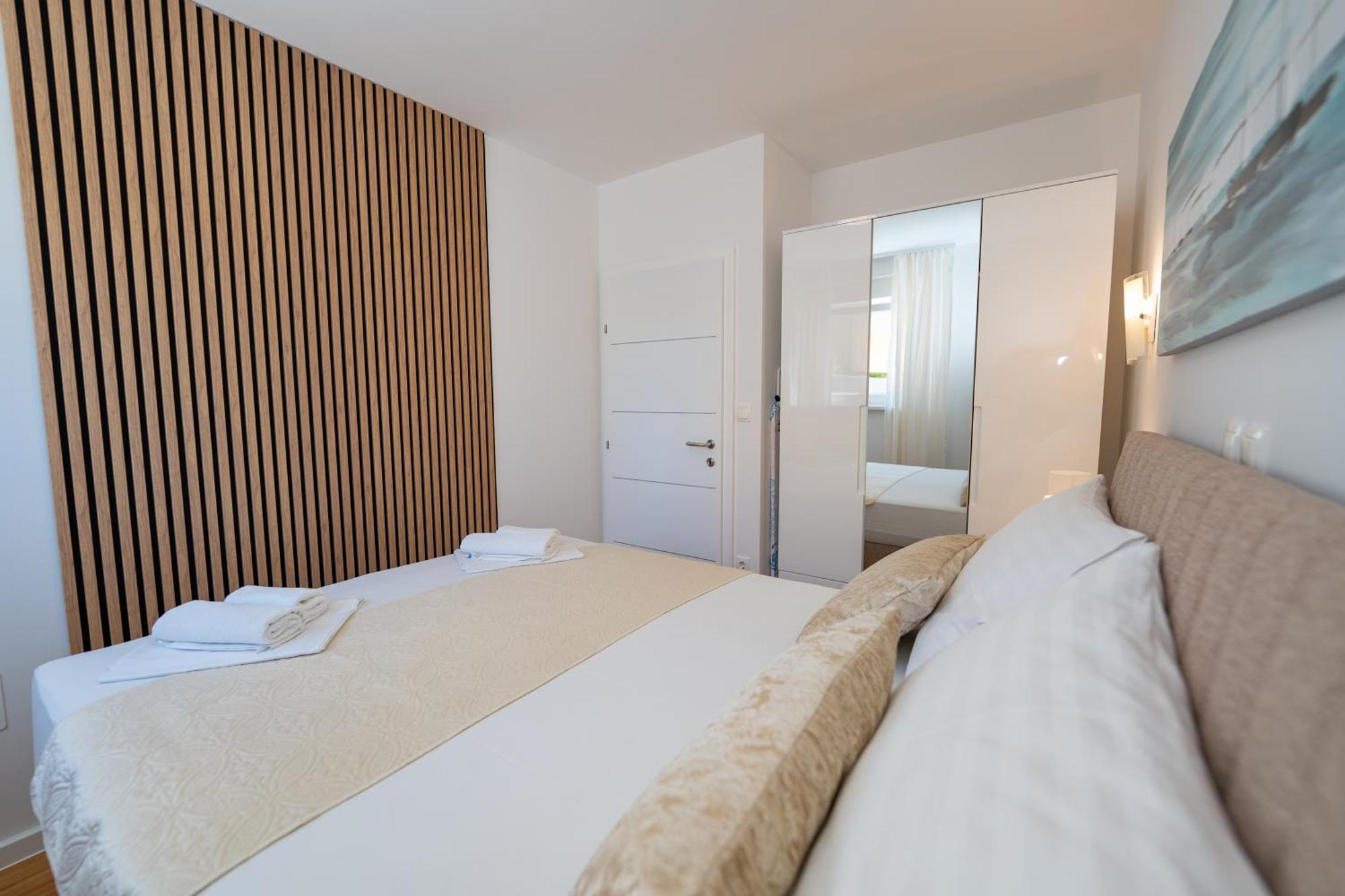 Apartment Funtastic With Private Pool โนวาลยา ภายนอก รูปภาพ