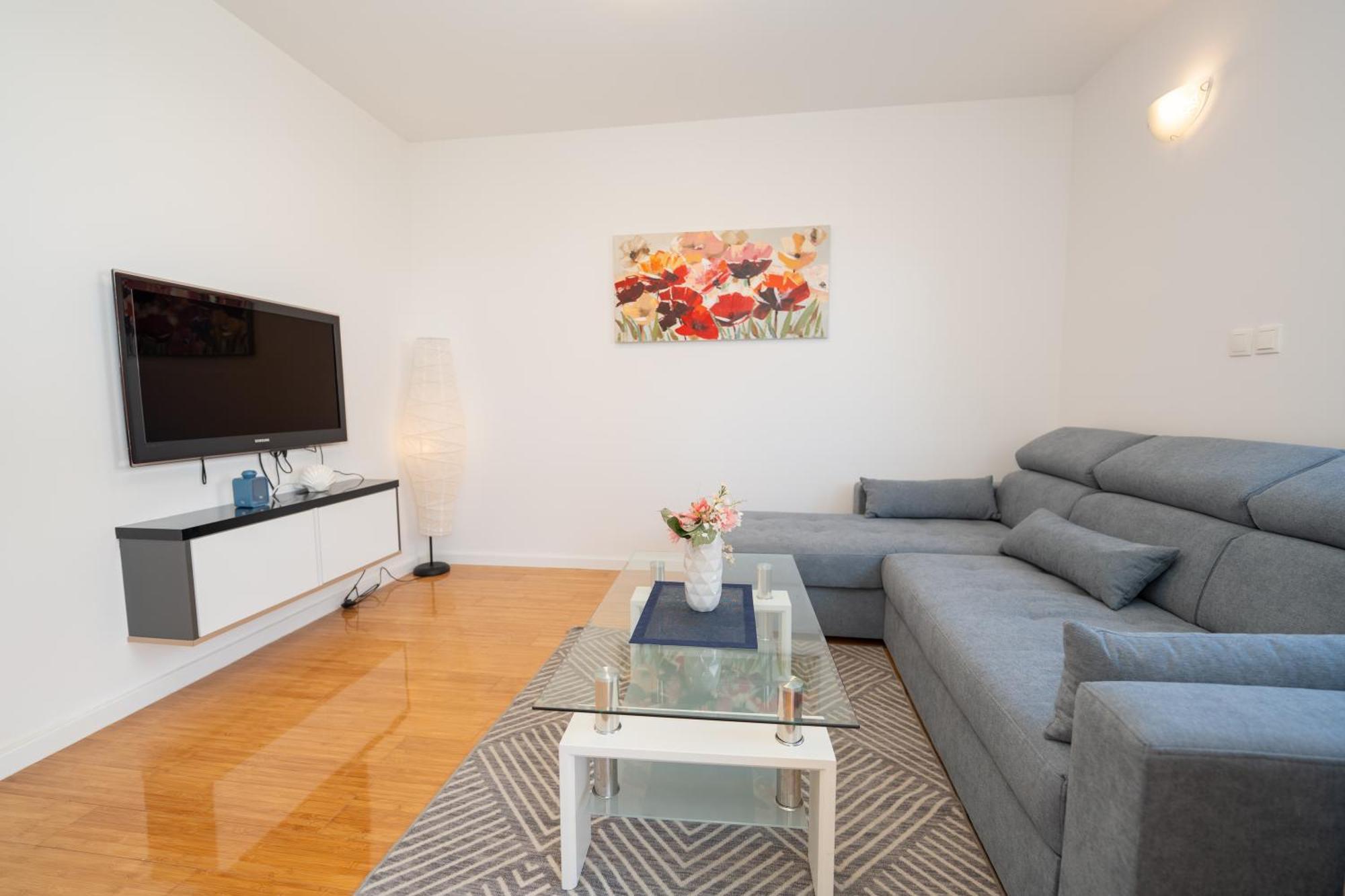 Apartment Funtastic With Private Pool โนวาลยา ภายนอก รูปภาพ