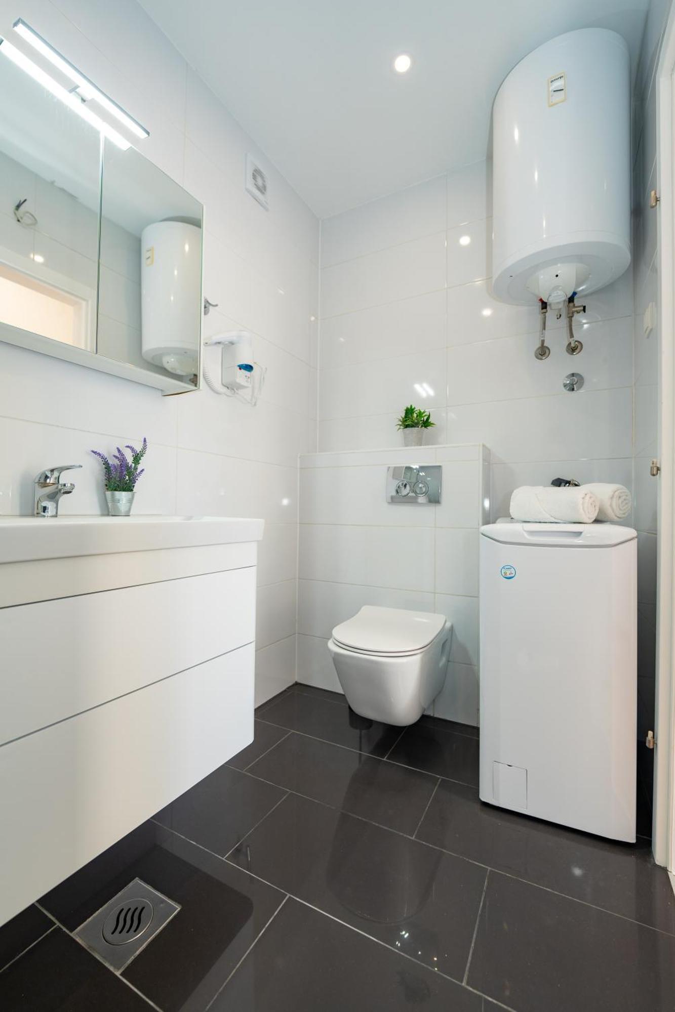 Apartment Funtastic With Private Pool โนวาลยา ภายนอก รูปภาพ