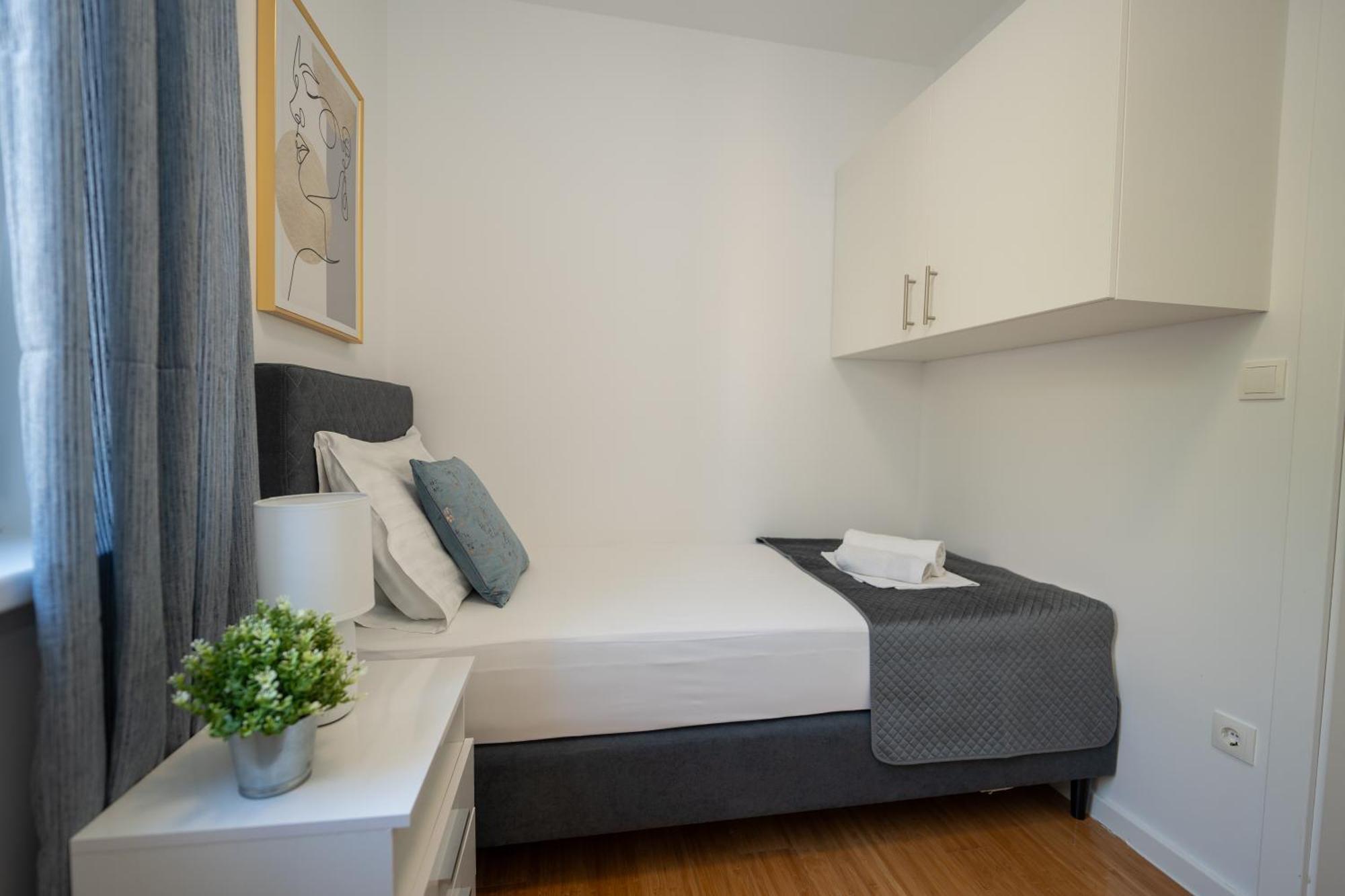 Apartment Funtastic With Private Pool โนวาลยา ภายนอก รูปภาพ